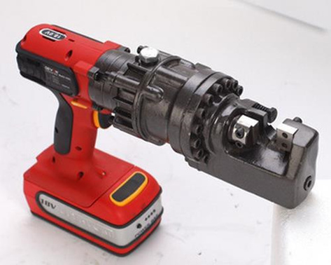 RC16B-Battery-powered-rebar-cutter