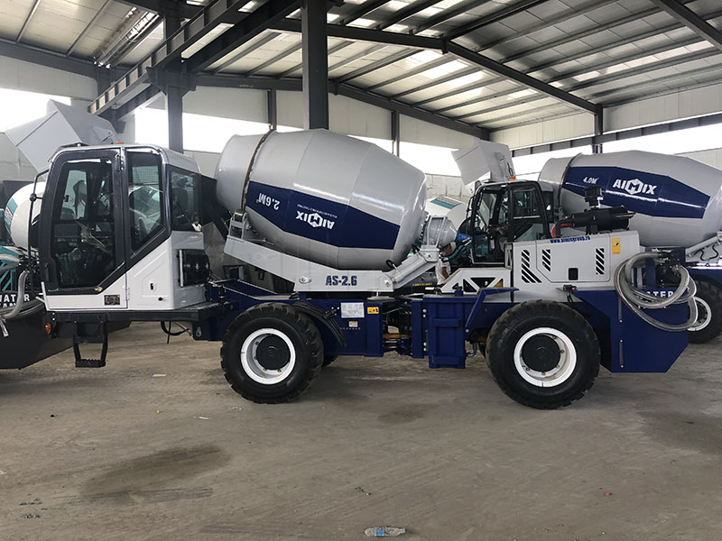 Self Loading Concrete Mixer