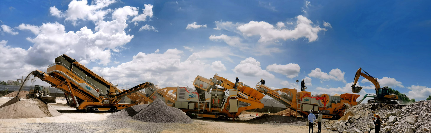 Combined stone crushing station