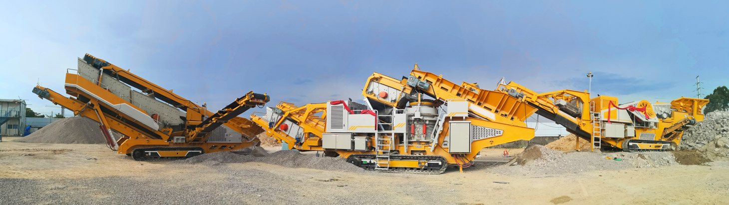 working site of the crawler stone crusher plant